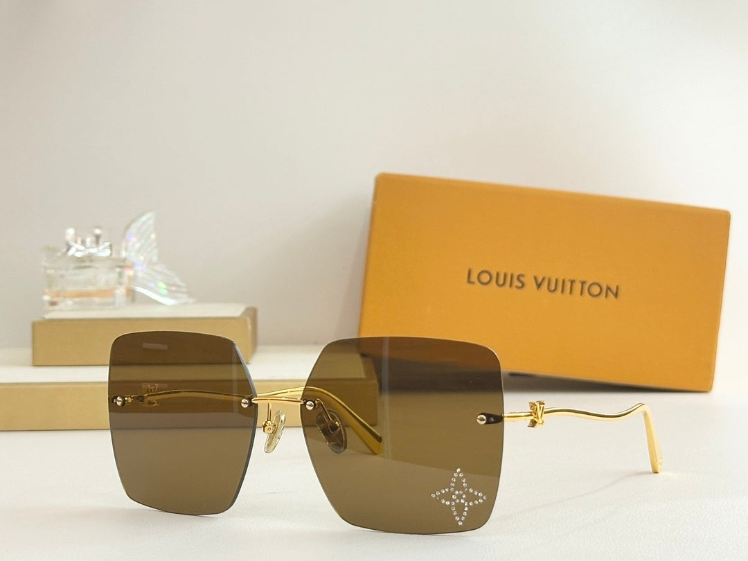 Apparel & Accessories